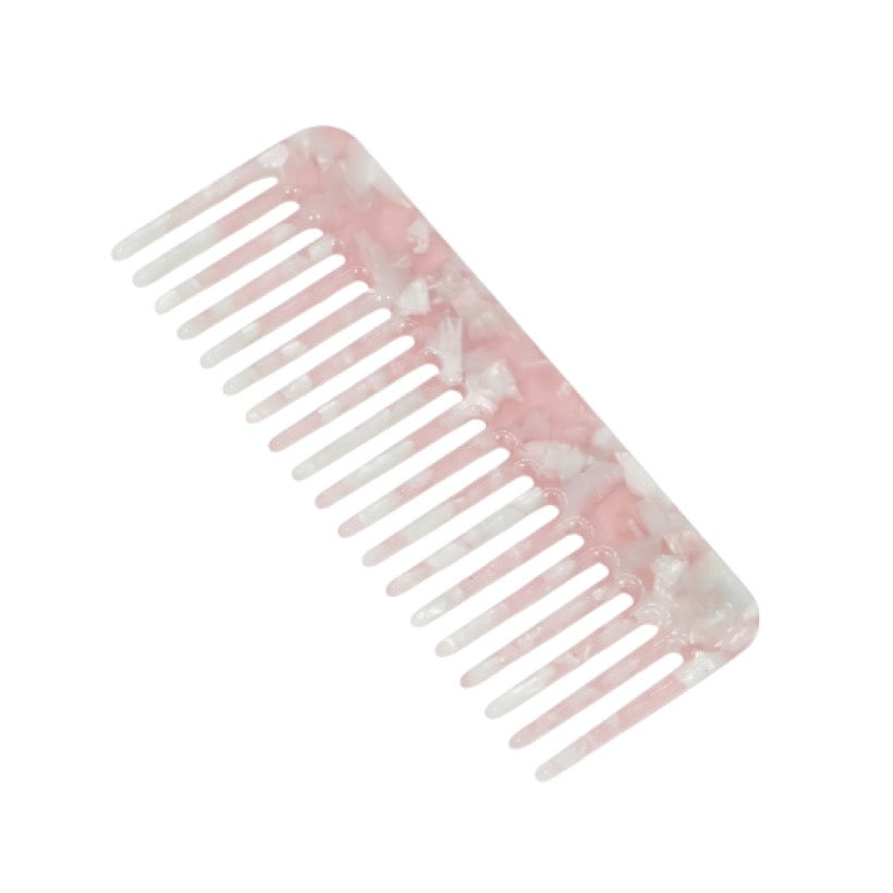 Peigne démêlant à dents larges en acétate rose marbré Quartz, accessoire cheveux anti-statique de luxe KAÏMINA.